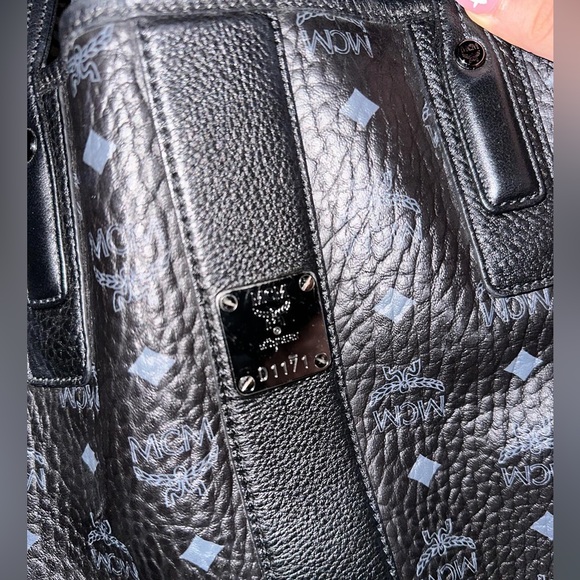 MCM Reversible Liz Shopper Medium - Picture 6 of 10